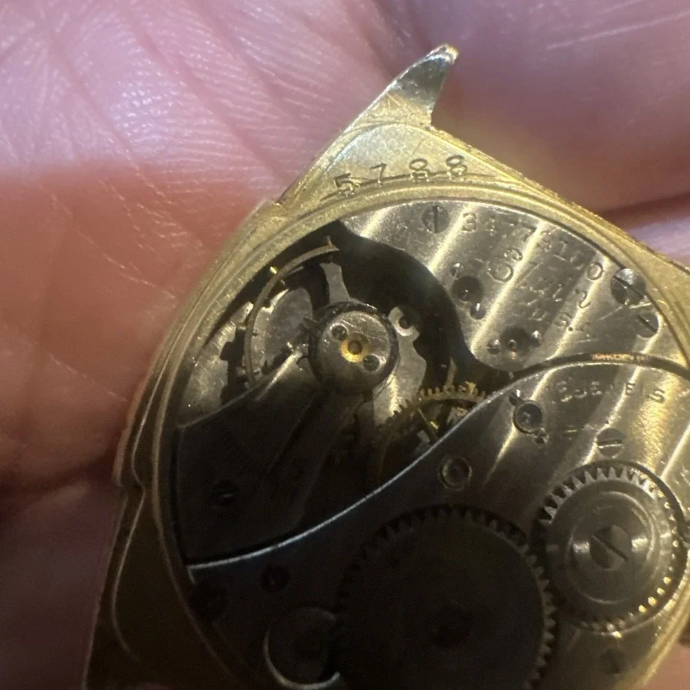 Vintage Elgin 15 Jewel Manual Wind Mens watch Parts/Repair  Gold -No Back Cover